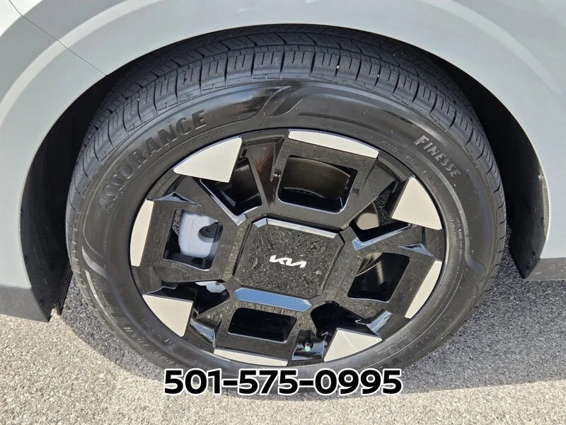 Used 2026 Ceramic White KIA EX FWD image 20