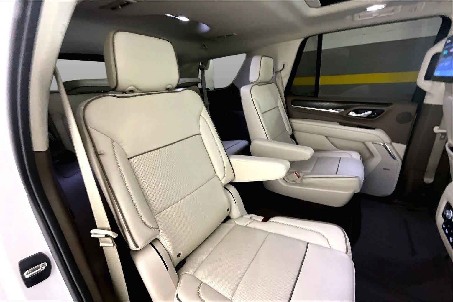 Used 2023 White Frost Tricoat GMC Denali image 20