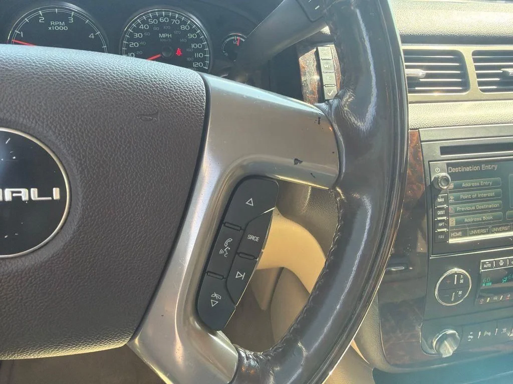 Used 2011 White GMC Denali image 49
