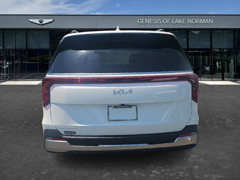 Used 2025 Snow White Pearl Kia SX image 8