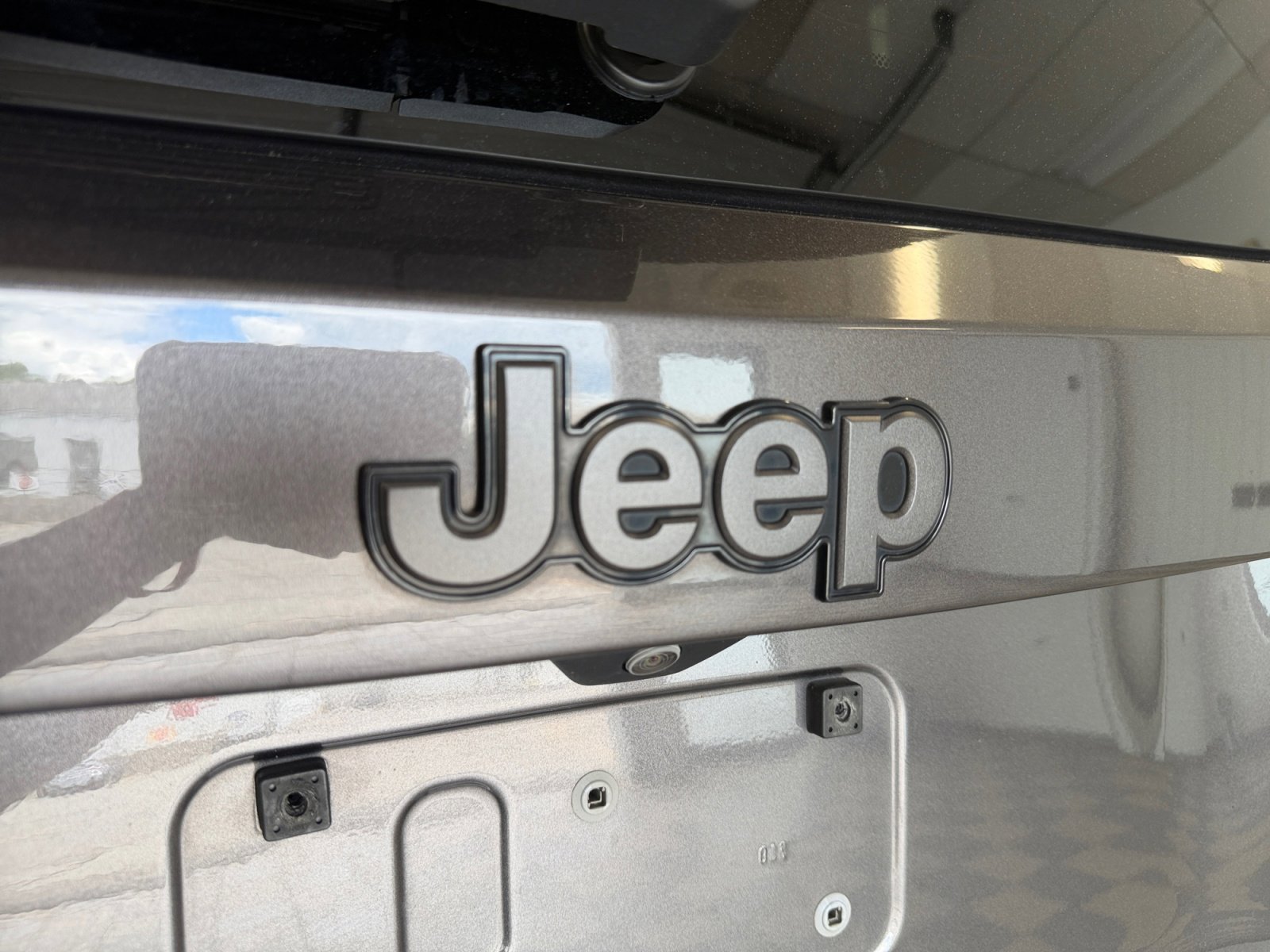 Certified Used 2021 Granite Crystal Metallic Clearcoat Jeep 80th Anniversary image 40