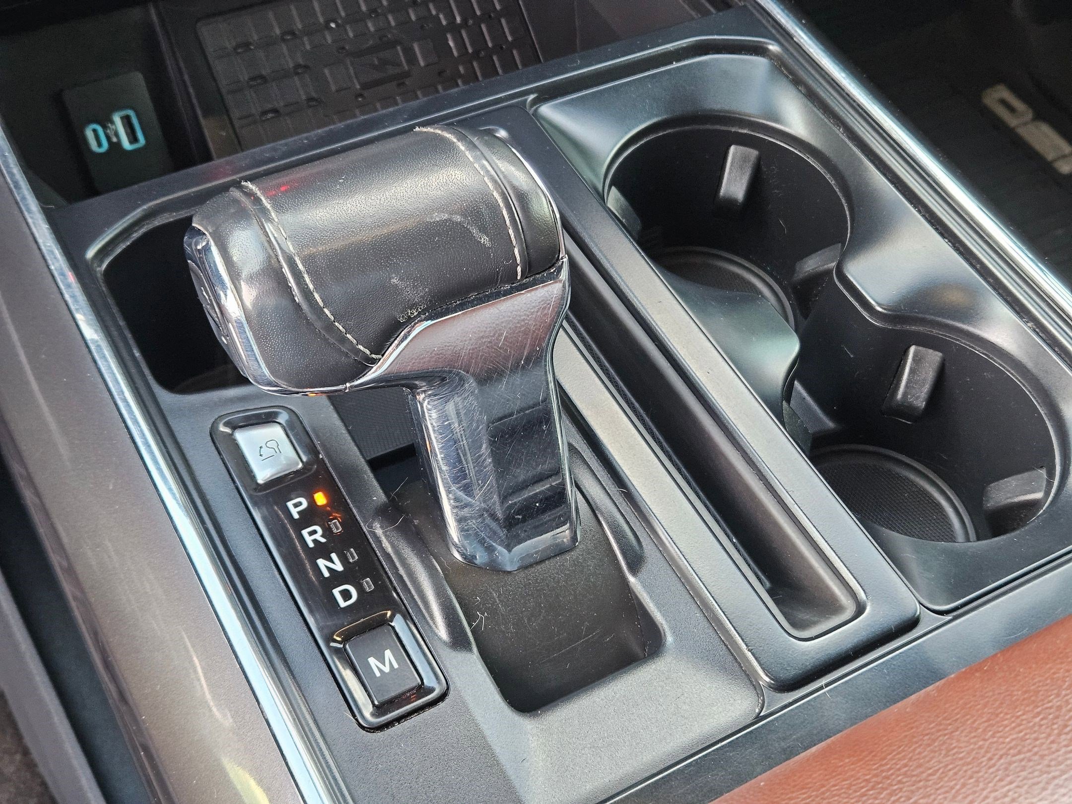 Used 2023 Gray Metallic Ford LARIAT image 25