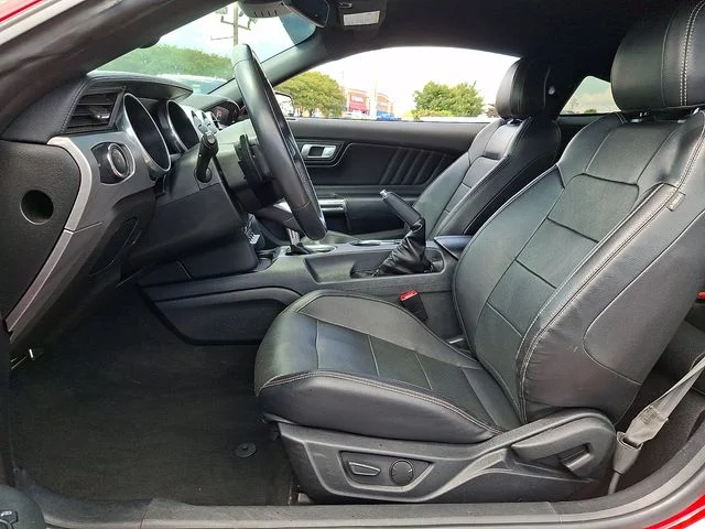 Used 2022  Ford GT Premium image 13