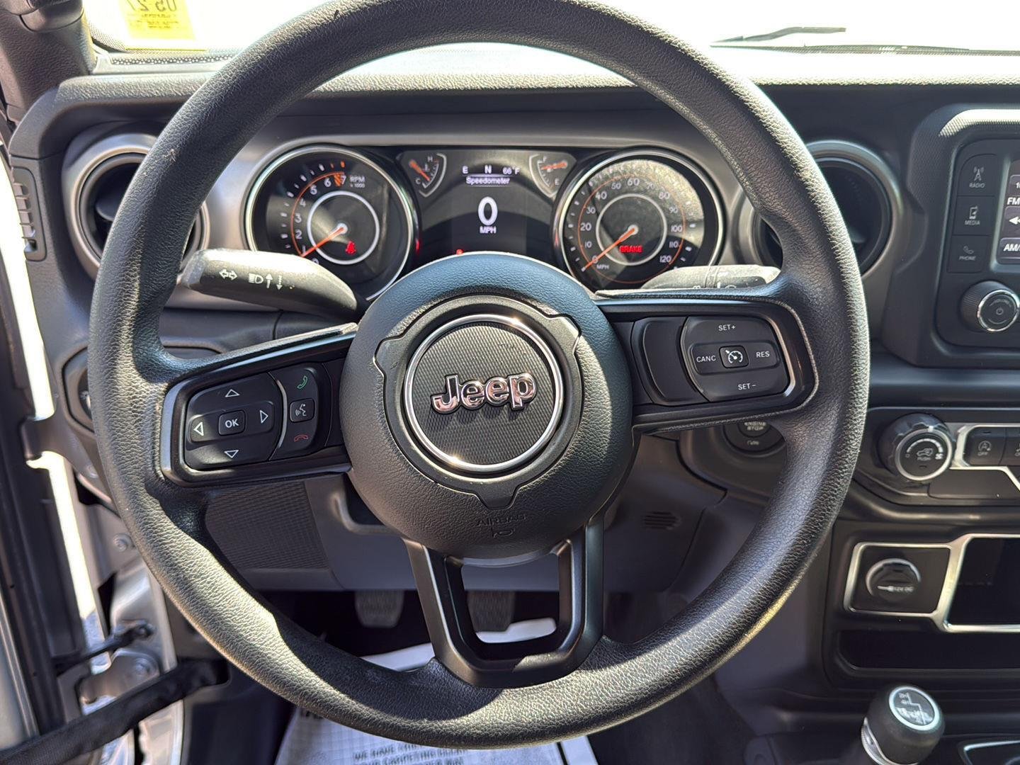 Used 2019 Billet Silver Metallic Clearcoat Jeep Sport image 4