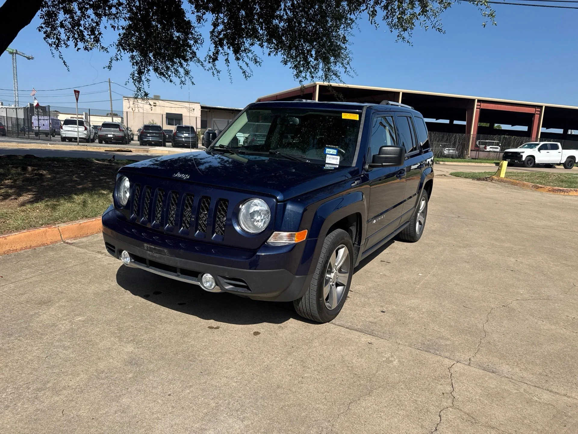 Used 2016 Blue Jeep Latitude image 1