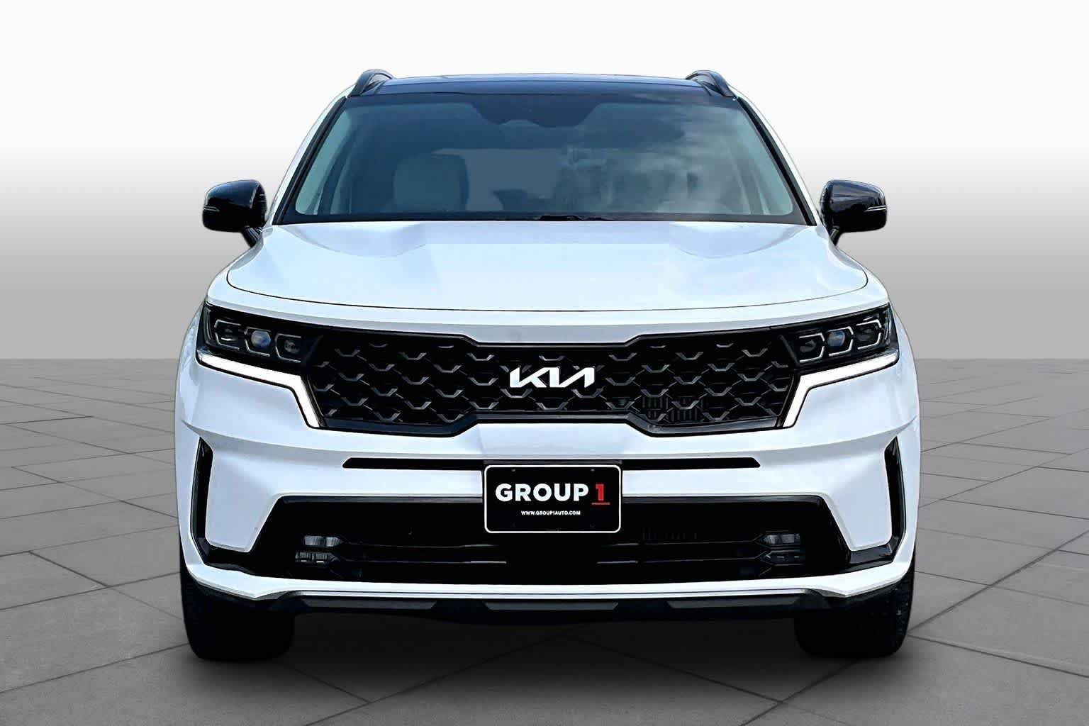 Used 2023 Glacial White Pearl Kia SX image 4