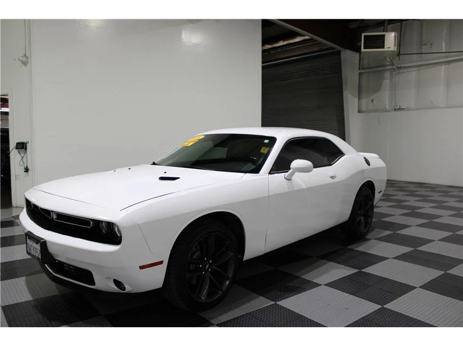 Used 2021 White Knuckle Clearcoat Dodge SXT image 7