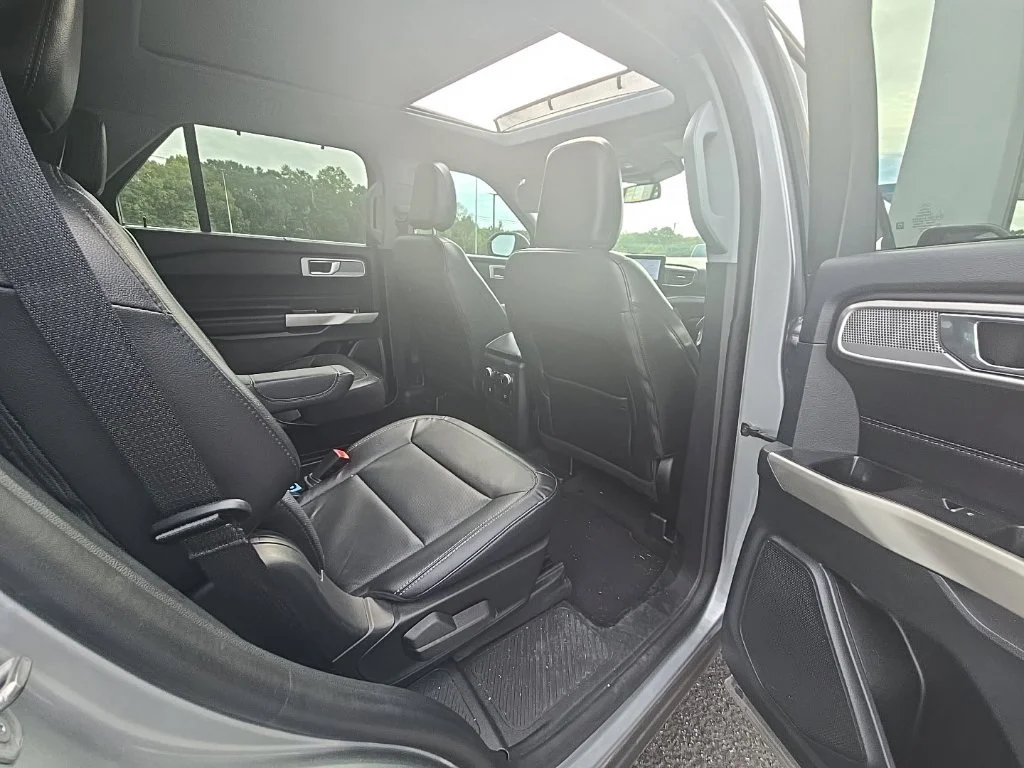 Used 2022 Iconic Silver Met Ford Limited image 20