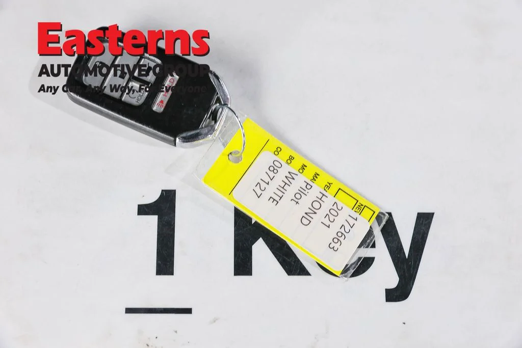 Used 2021 White Honda EX image 25