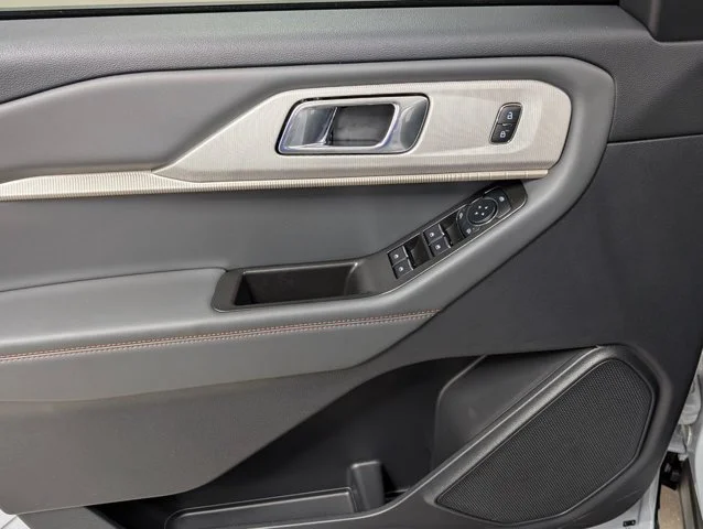 New 2026 Space White Metallic Ford Active image 38