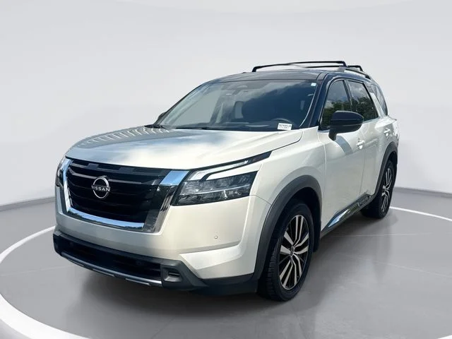 Used 2023 White Nissan Platinum image 1