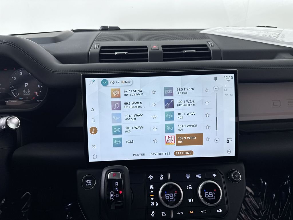 New 2026 BORASCO GRY MET Land Rover X-Dynamic SE image 16