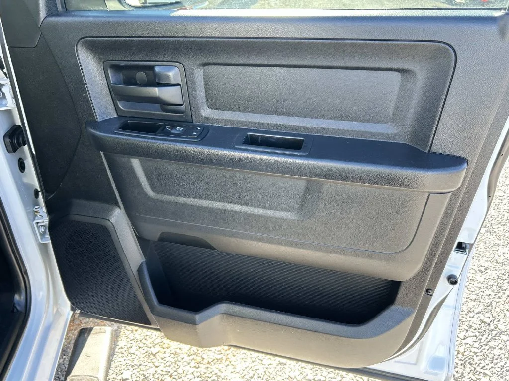 Used 2015 White Ram Express image 29