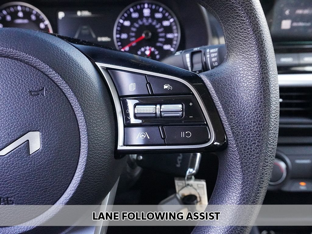 Used 2023 White Kia LXS image 3