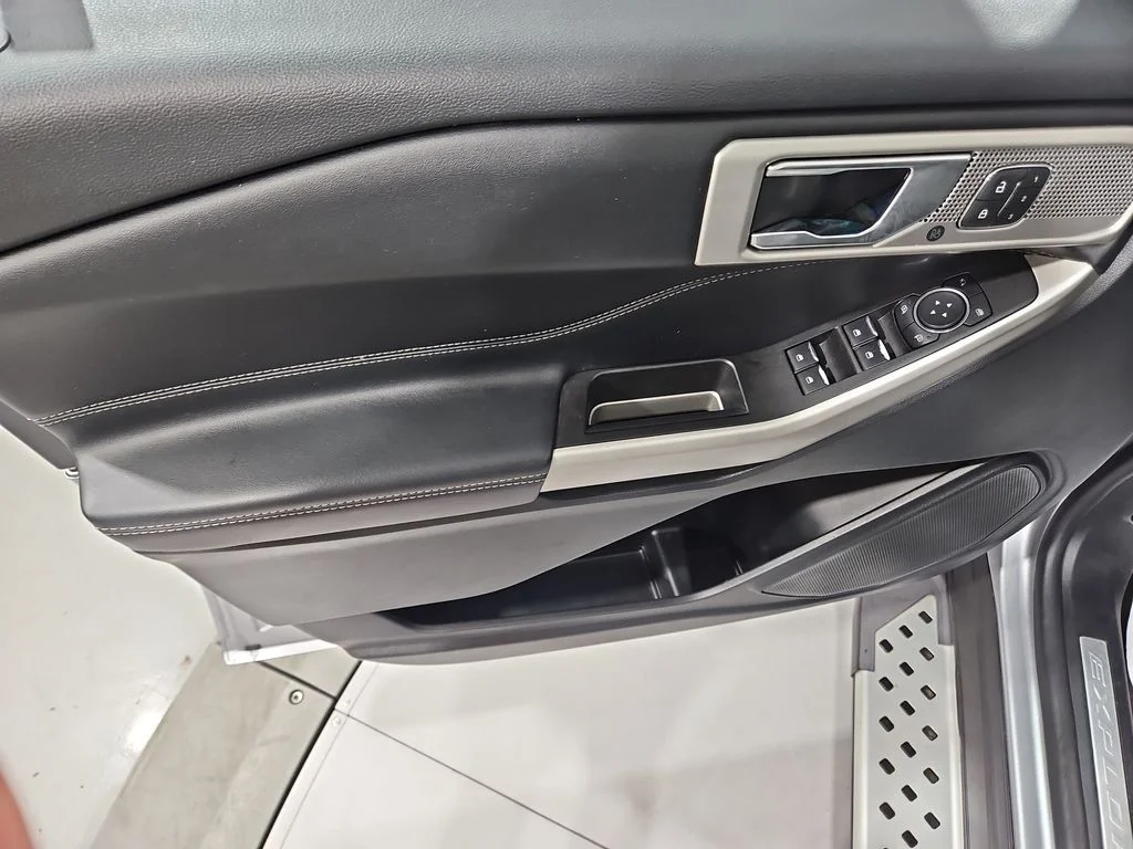 Used 2021 Silver Ford Limited image 11