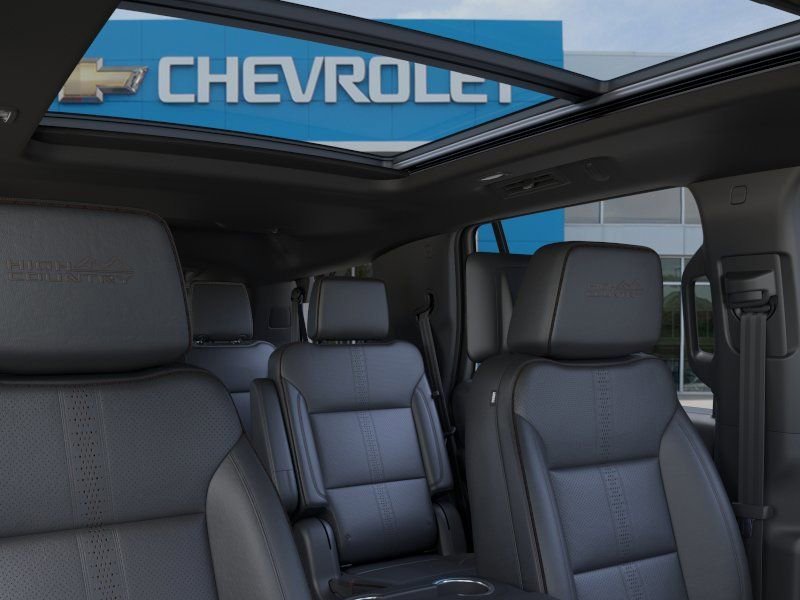 New 2026 Polar White Tricoat Chevrolet High Country image 24