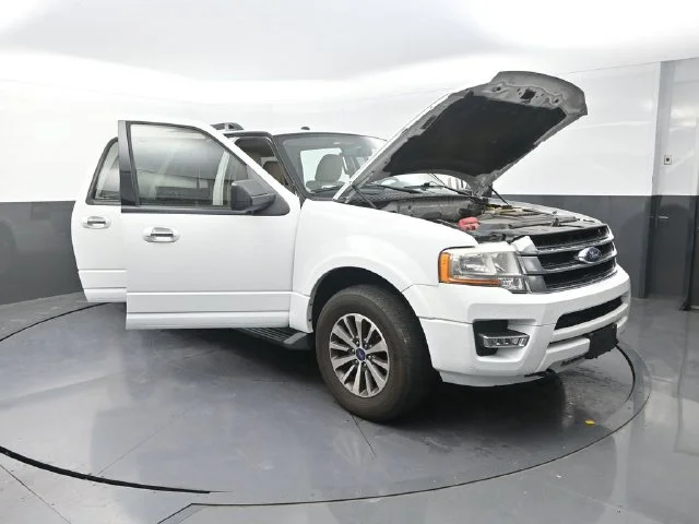 Used 2017 White Ford XLT image 39