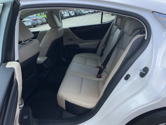 Used 2020 White Lexus 350 image 9