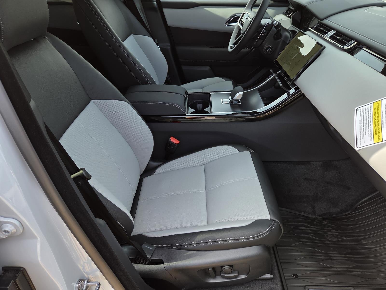 New 2026 Arroios Grey Land Rover Belgravia Edition image 40