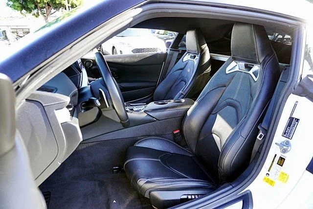 Used 2021 White Toyota 3.0 image 19