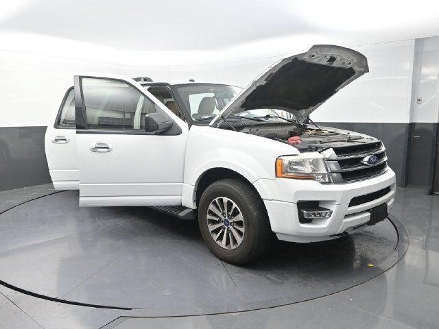 Used 2017 White Ford XLT image 39
