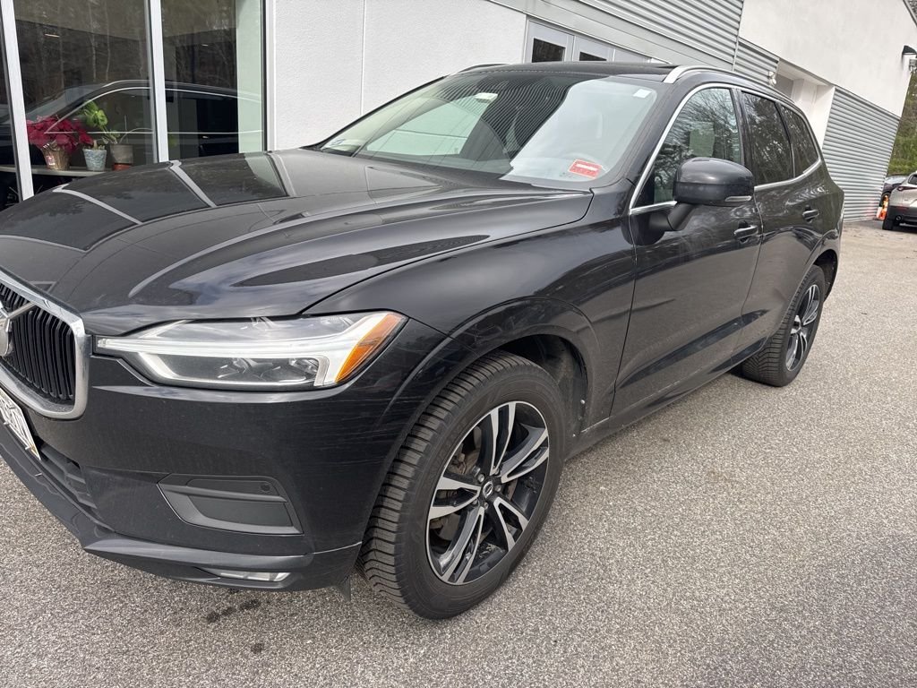 2021 Volvo XC60 T6 Momentum AWD's photo
