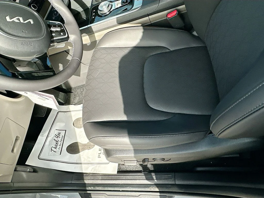 New 2026 Ceramic Silver Kia EX image 19