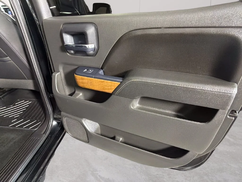 Used 2016 BLACK Chevrolet LTZ image 34