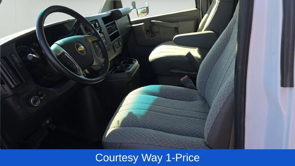 Used 2019 SUMMIT WHITE Chevrolet CUTWAY image 13