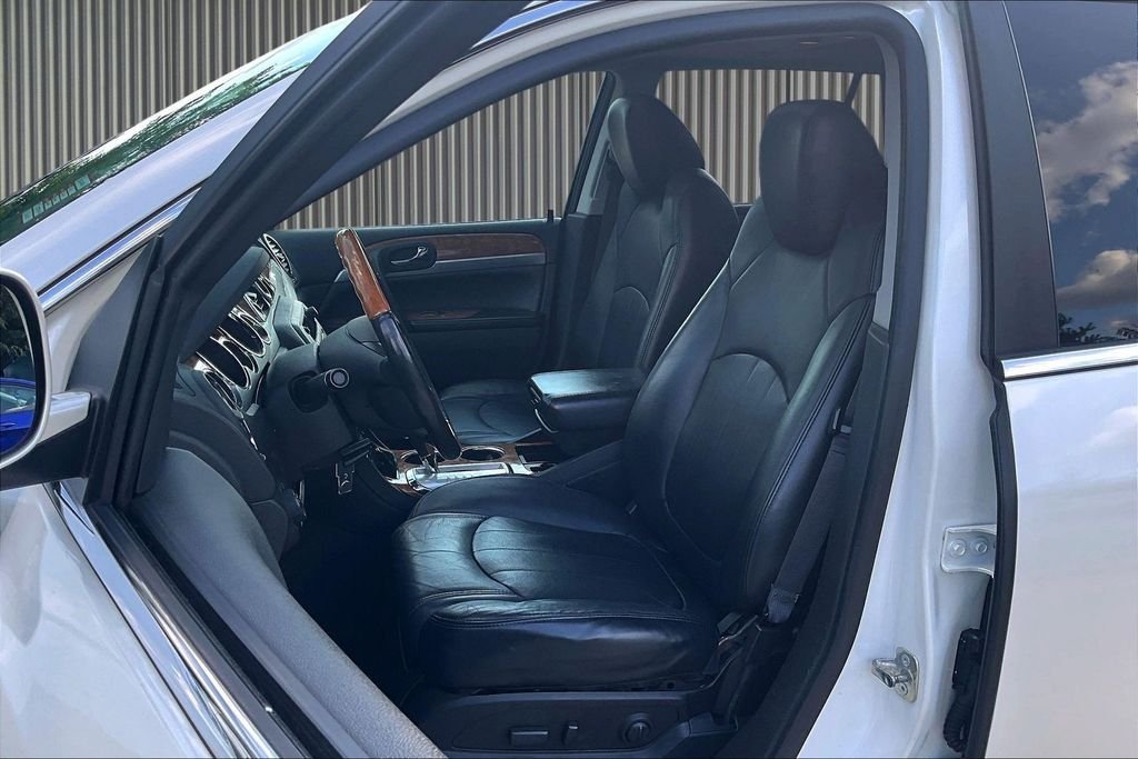 Used 2011 White Buick CXL image 26