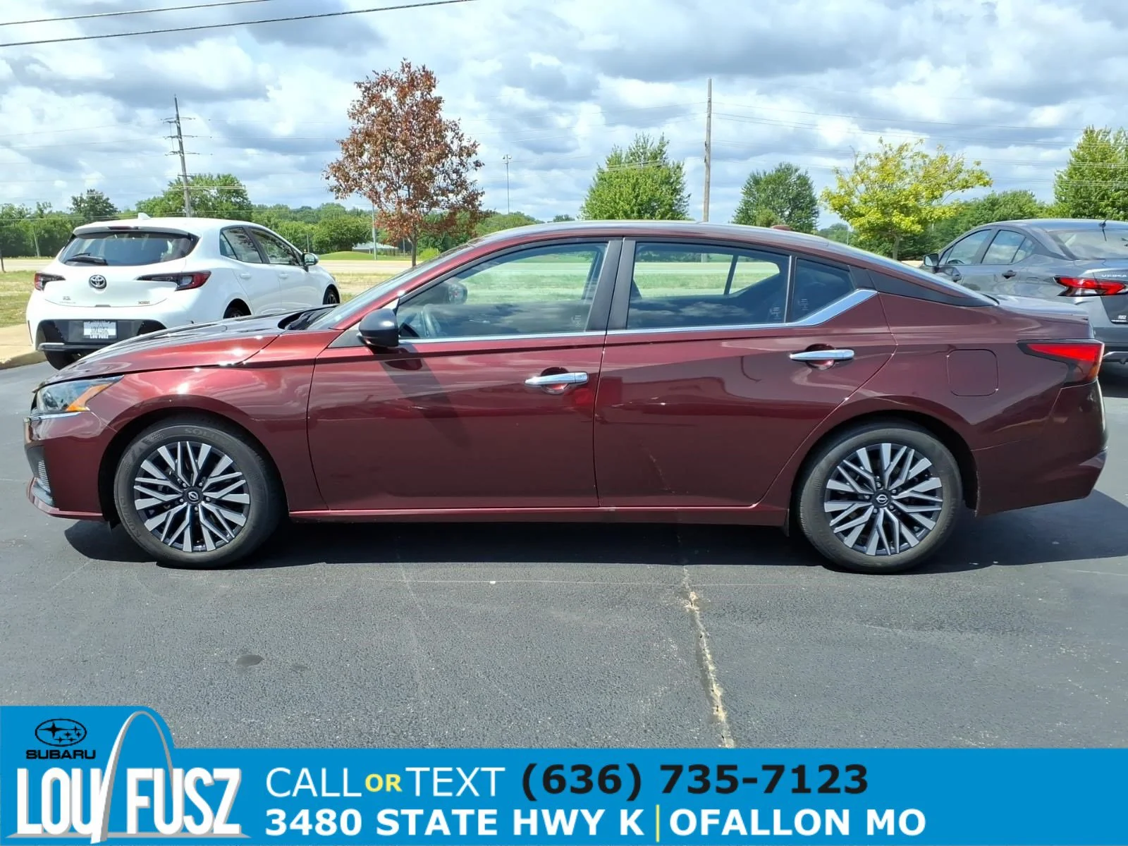 Used 2025 Garnet Pearl Metallic Nissan SV image 4