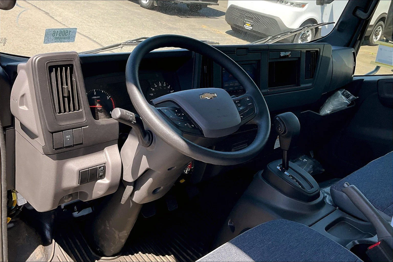 New 2025 White Chevrolet Base image 5