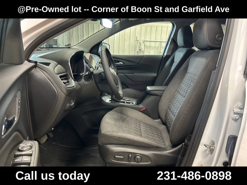Used 2024 Summit White Chevrolet LT image 14
