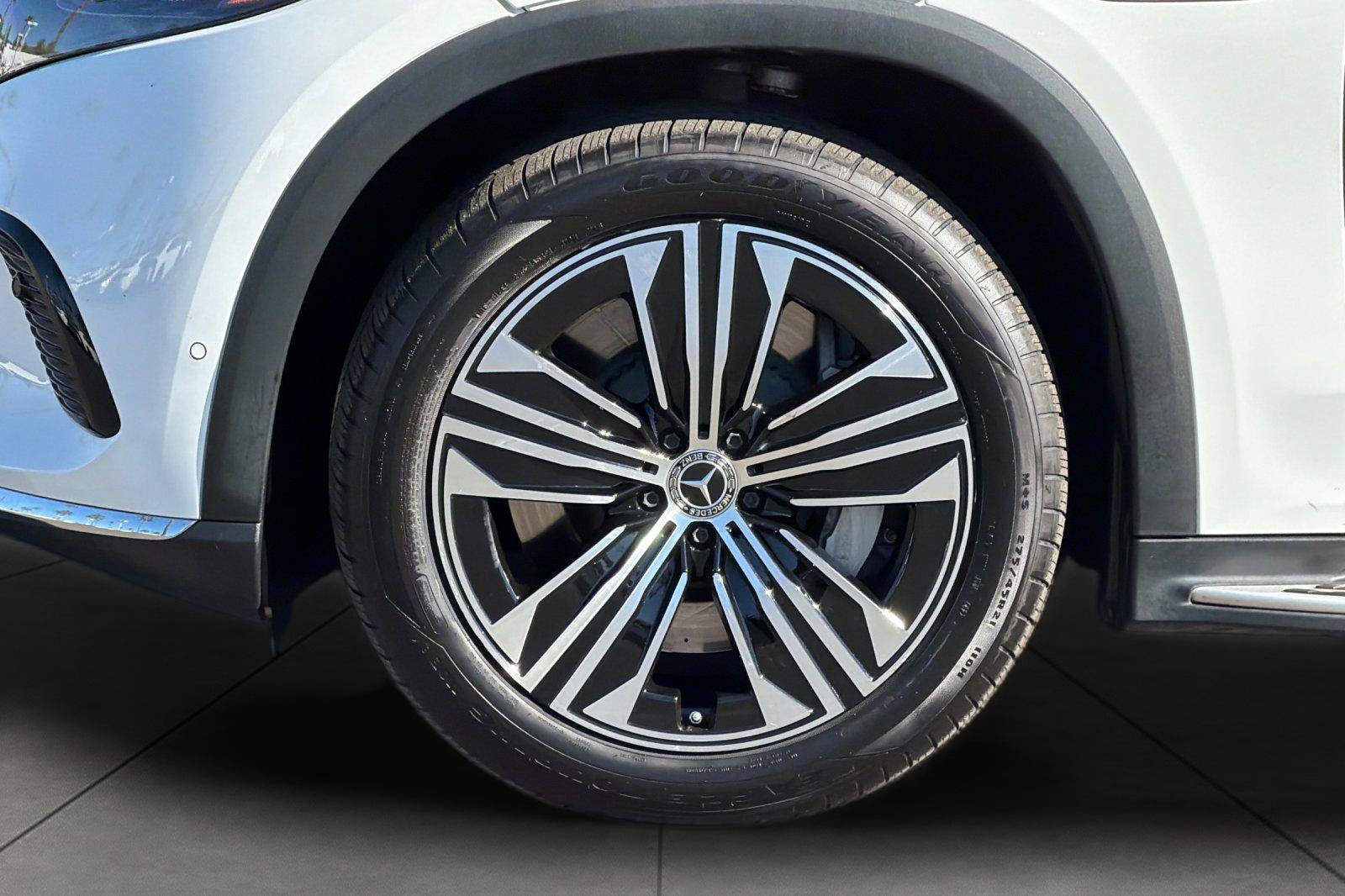 Certified Used 2023 White Mercedes-Benz 450 image 5