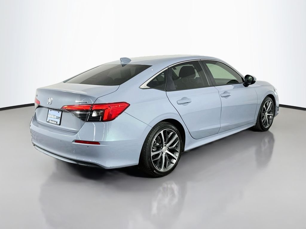 Used 2024 Morning Mist Metallic Honda Touring image 8