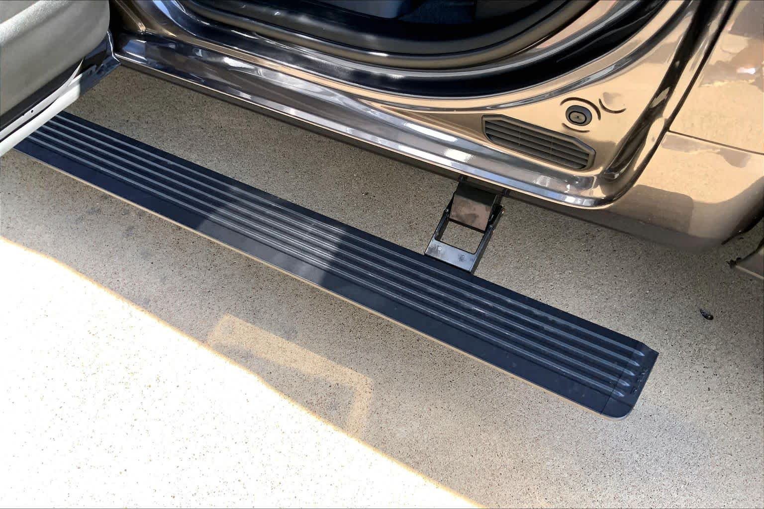New 2026 Granite Crystal Metallic Clear-Coat Exterior Paint RAM Laramie image 17