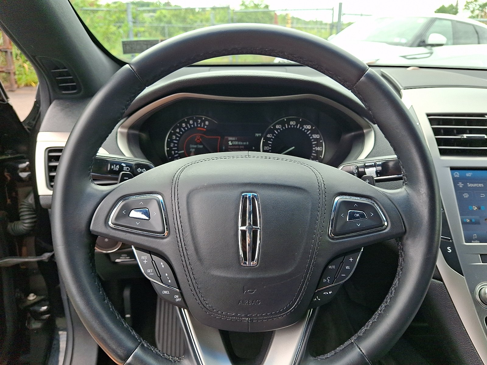 Used 2020 Infinite Black Metallic - UM Lincoln Standard image 19