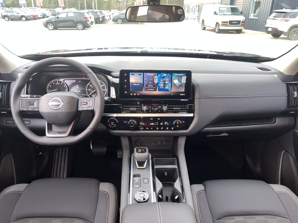 2026 Nissan Pathfinder SV - Photo 13