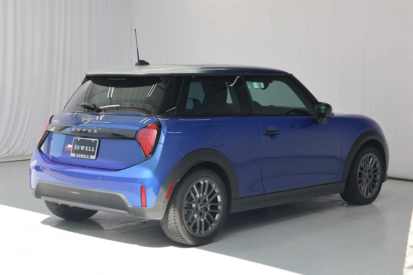 Certified Used 2025 BLAZING BLUE MINI Cooper image 9