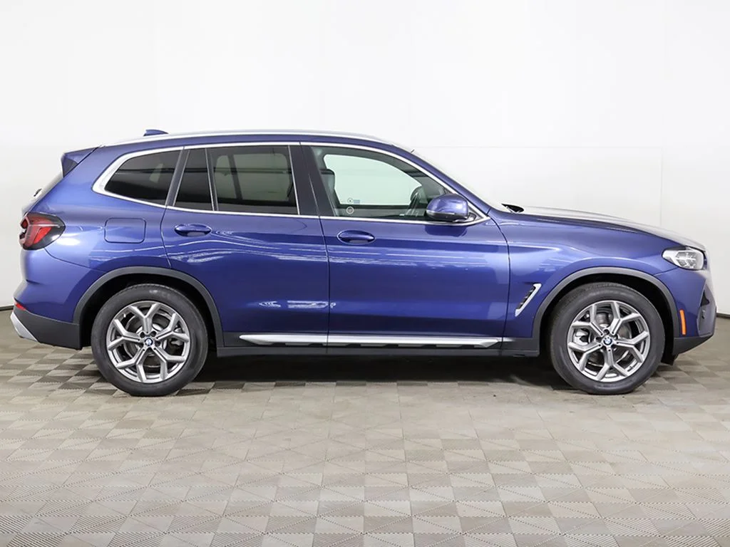 Used 2022 Phytonic Blue Metallic BMW xDrive30i image 20