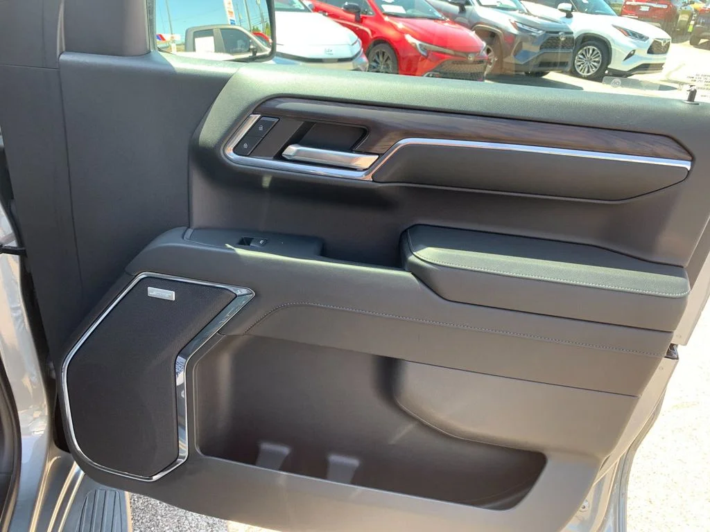 Used 2024 Silver GMC SLT image 16