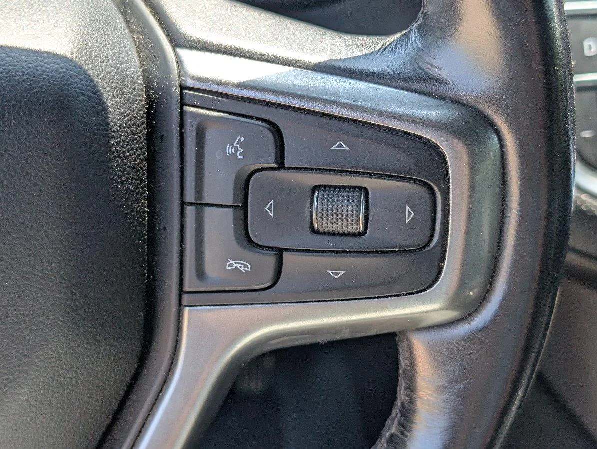 Used 2021 SATIN STEEL METALLIC Chevrolet Premier image 28