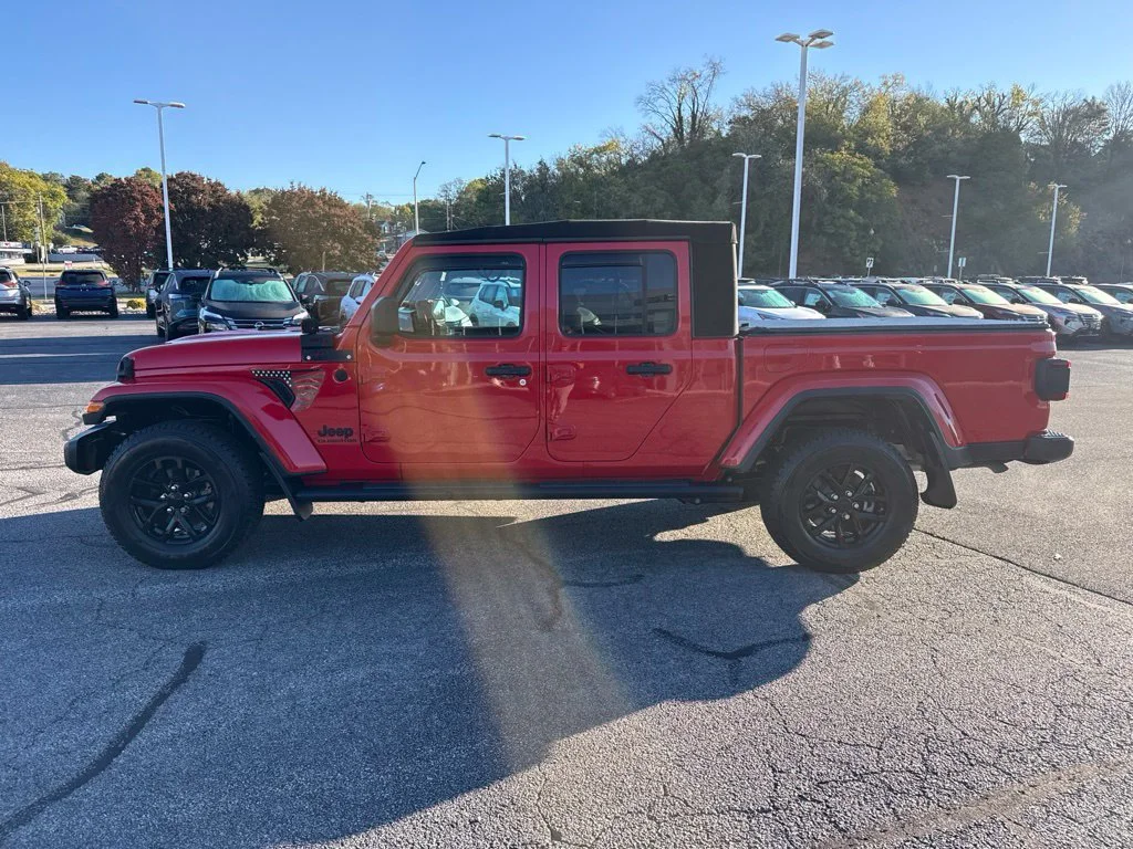 Used 2021 Firecracker Red Clea Jeep Sport S image 7