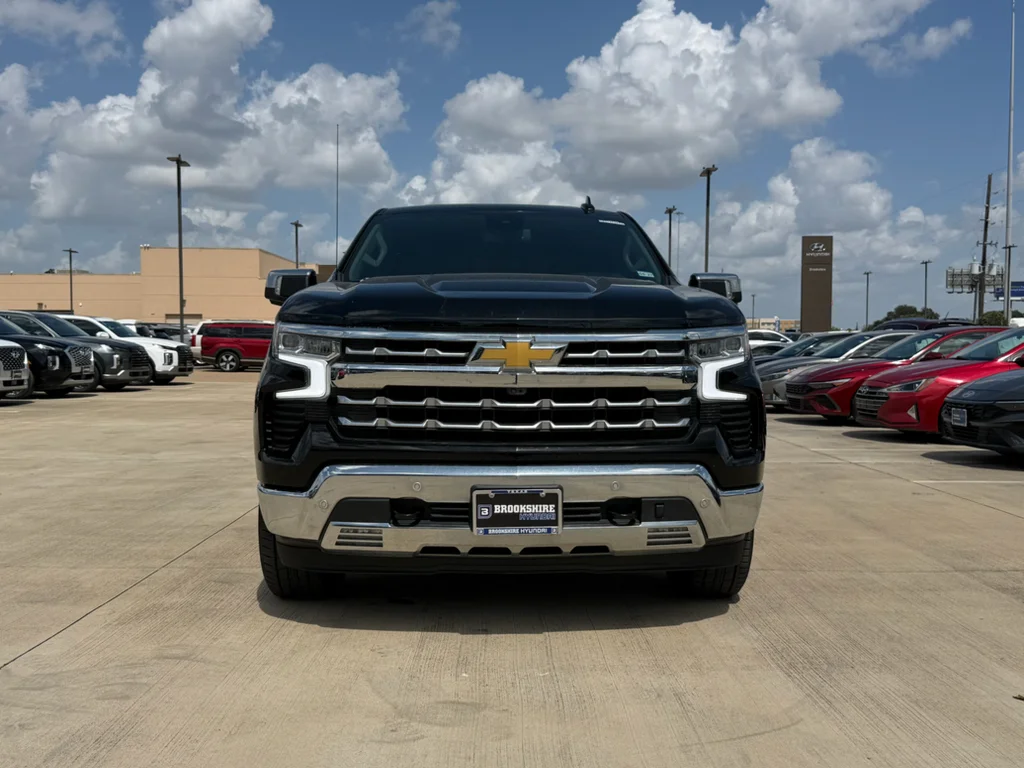 Used 2025 Black Chevrolet LTZ image 9