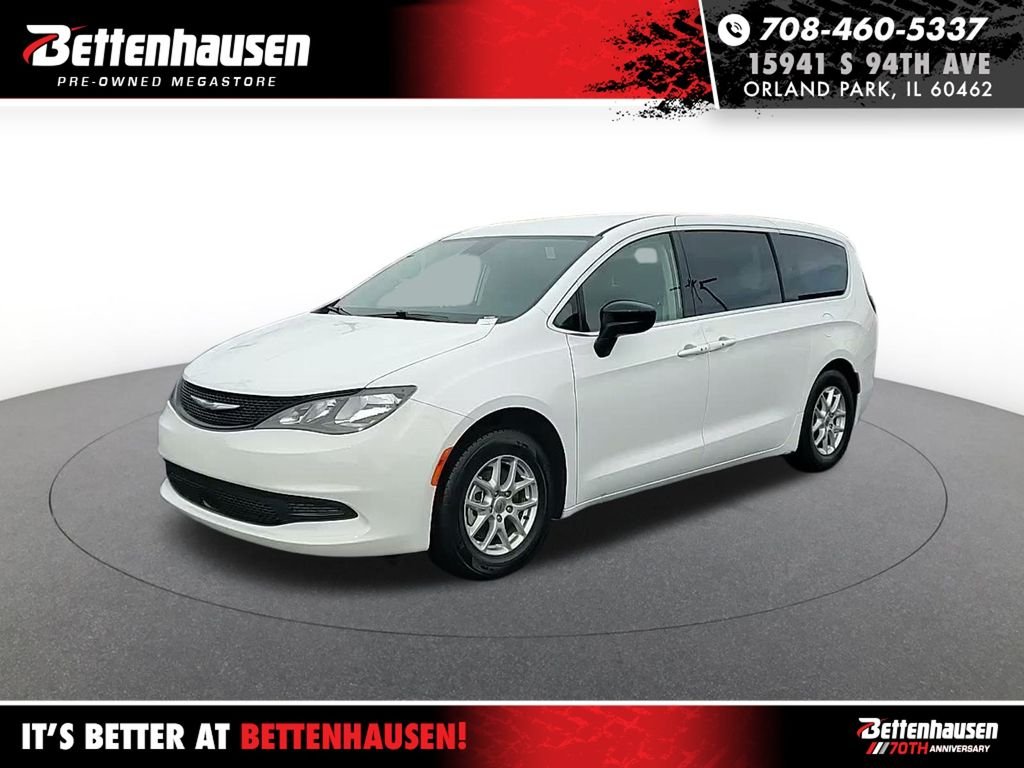 2024 Chrysler Voyager LX's photo