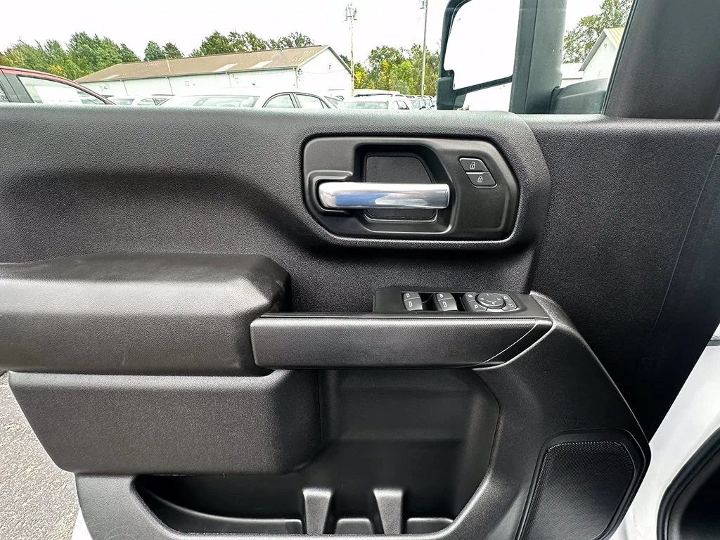 Used 2026 White Chevrolet Custom image 20