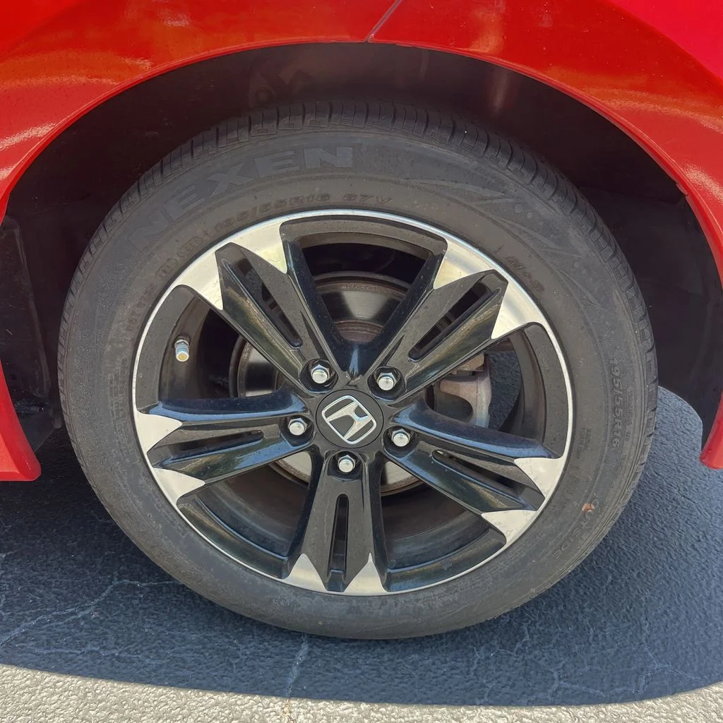 Used 2014 Red Honda EX image 23