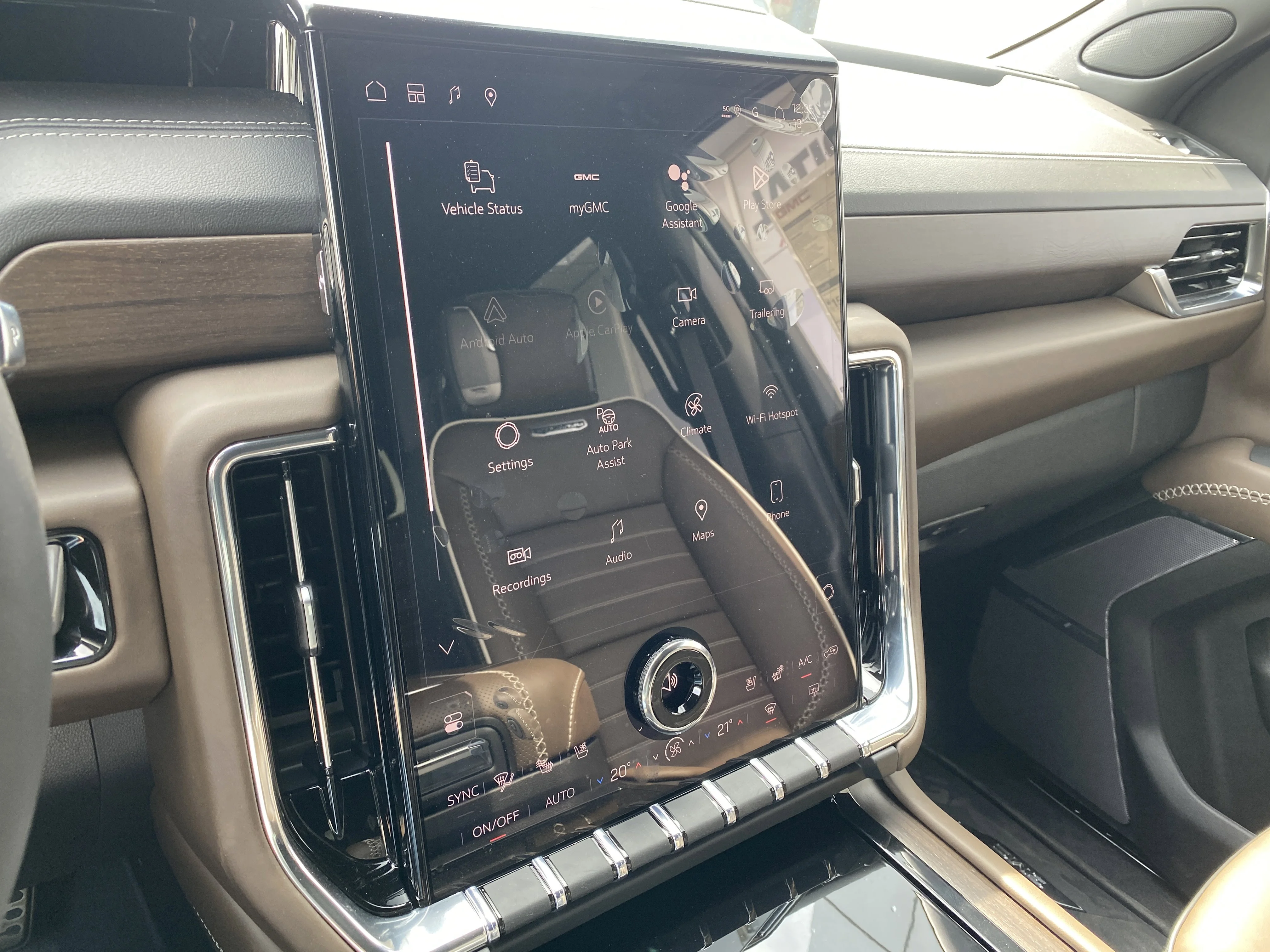 New 2026 ONYX BLACK GMC Denali Ultimate image 20