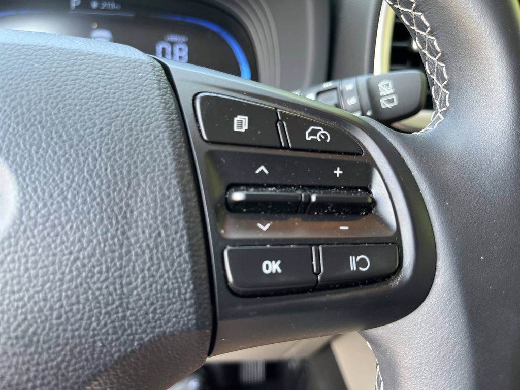 Used 2025 Intense Blue Hyundai SEL image 27