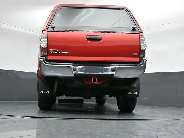 Used 2013 Red Toyota Base image 39
